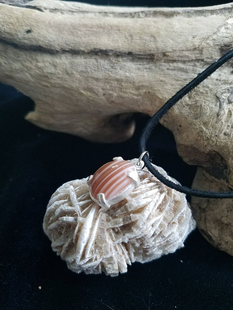 Agate cabachon pendant image 1