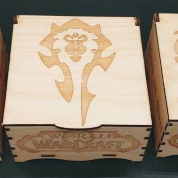 Boîtes sur le thème de World of Warcraft, découpées au laser et gravées sur bois