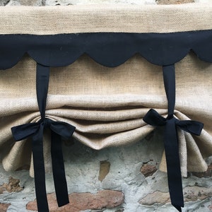 Rideaux noirs festonnés en toile de jute, cuisine campagnarde, cantonnière primitif à attaches, jute rustique, ferme de campagne, salon, store à enroulement