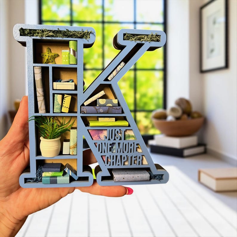 Benutzerdefinierte Alphabet Initial Buch Liebhaber Miniatur Bücherregal - Tolles Geschenk für Buch Nerd, Autor, Teenager oder Dekor für Book Nook Bild 19