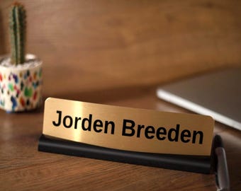 Desk nameplate personalised, office name plaque, custom made for employees with optional job title, metal plate gold finish, curved design.