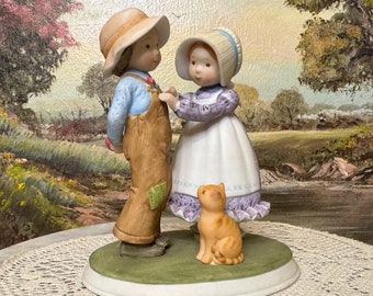 Holly Hobbie Porcelain Figurine "That Special Touch"  Designers Collection 1977