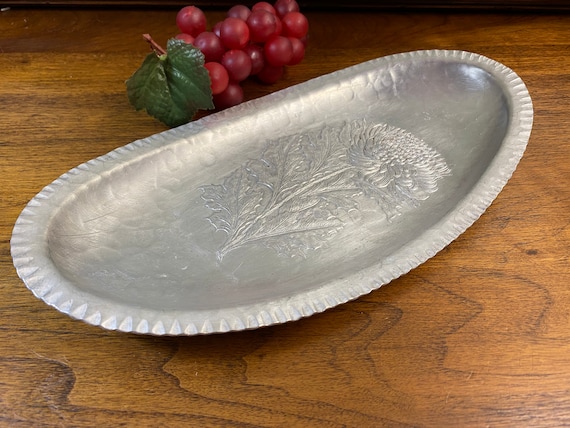 Oval Hand Wrought Aluminum Tray, Trade Continental Mark Silver Look 566 
