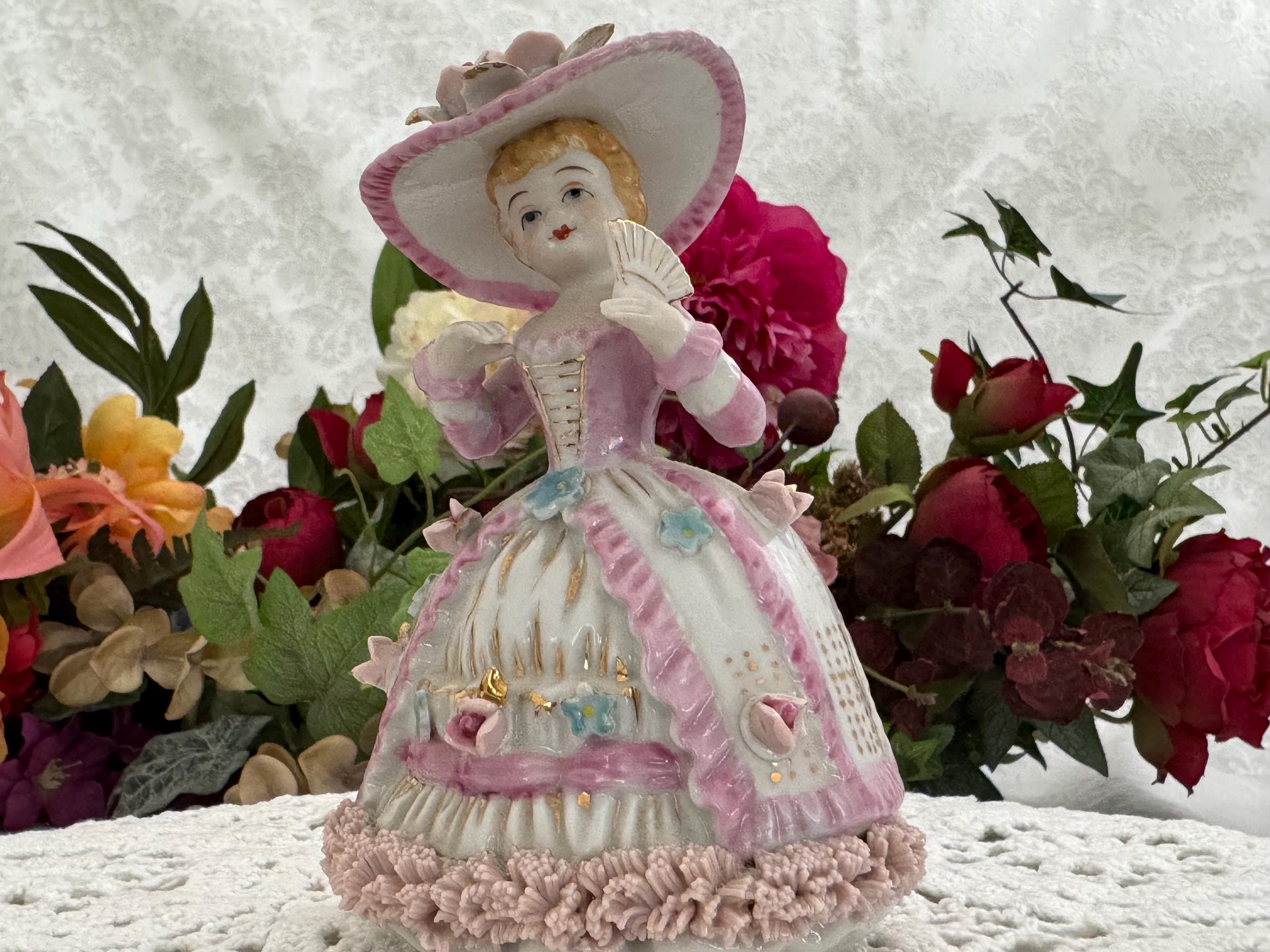 Ardalt Lady Figurine - Etsy