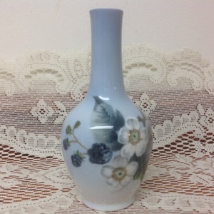 Royal Copenhagen Bud Vase, Blue with Blackberry Branch Pattern, Made in 1958