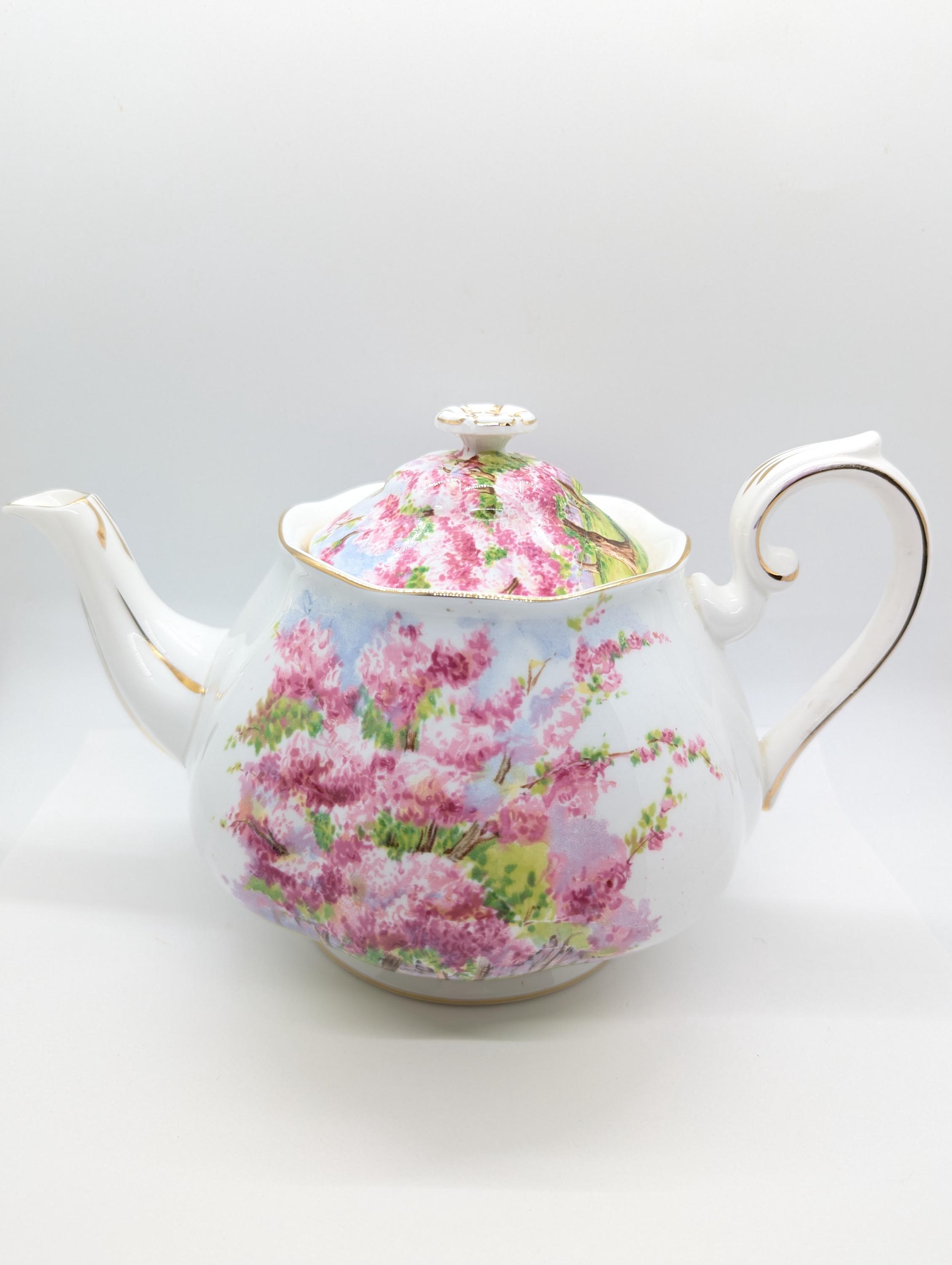 食器  ALBER Blossom Time Royal Albert Blossom Time Pattern Large Teapot - Made in England