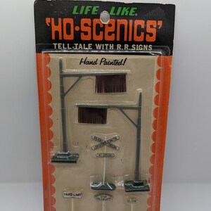 Vintage HO Scenics - Railroad Signs