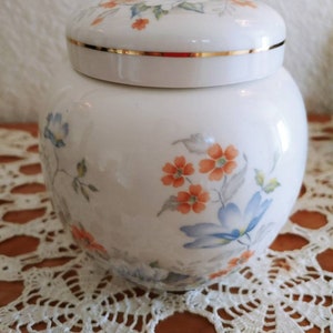 Vintage Sadler Ginger Jar - Floral- Sadler England - Floral lidded Jar