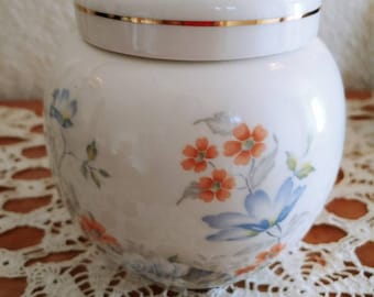 Vintage Sadler Ginger Jar - Floral- Sadler England - Floral lidded Jar