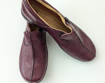 Clarks Unstructured Burguny Leather Women's Slip-On Loafers with Button Accent