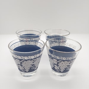 4 Vintage Colony Wedgwood Blue and White Liqueur / Cordial  Glasses with Grape Pattern