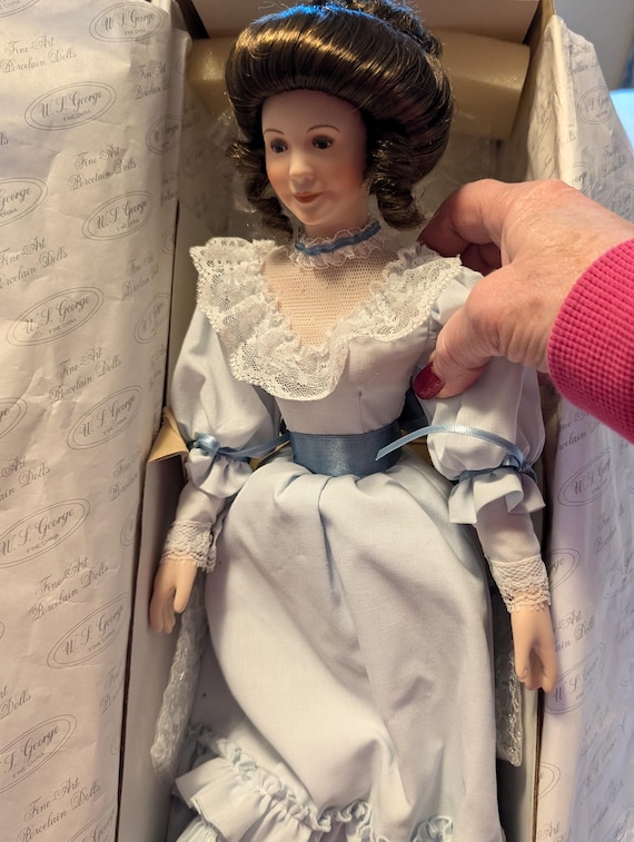 トルコアンティーク人形 チャパティー女性 1989年 サンドラ・クック作 母性の貴重な思い出 磁器人形 16インチ