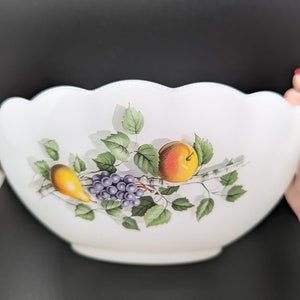 Vintage Milk Glass ARCOPAL France Bowl with Fruit Fesign