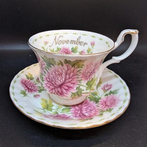 Royal Albert Flower of the Month Cup and Saucer - November Chrysanthemum