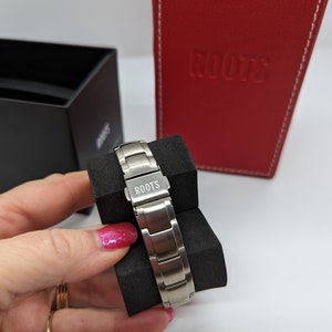 Vintage Roots Watch for Women / Girls image 3