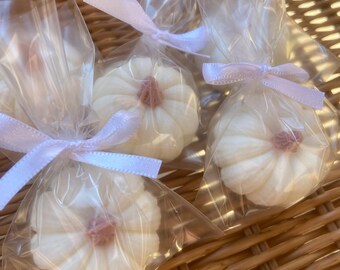 Set of Mini White Pumpkin Soap Favors, Handmade Soap, Baby Shower Favors, Thanksgiving Soap Gifts, Pumpkin Themed Favors, Unique Fall Soap