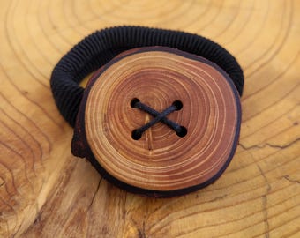 Large wooden hair tie, larch wood button, vegan & ecologically handcrafted *unique item*