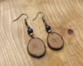 Natural, small wooden earrings made of oak with dark blue lapis lazuli gemstone beads
