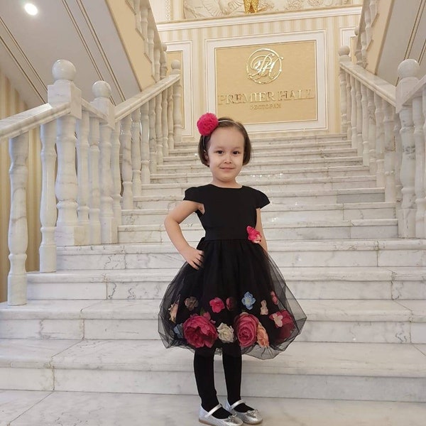Luxurious black tulle dress for girls