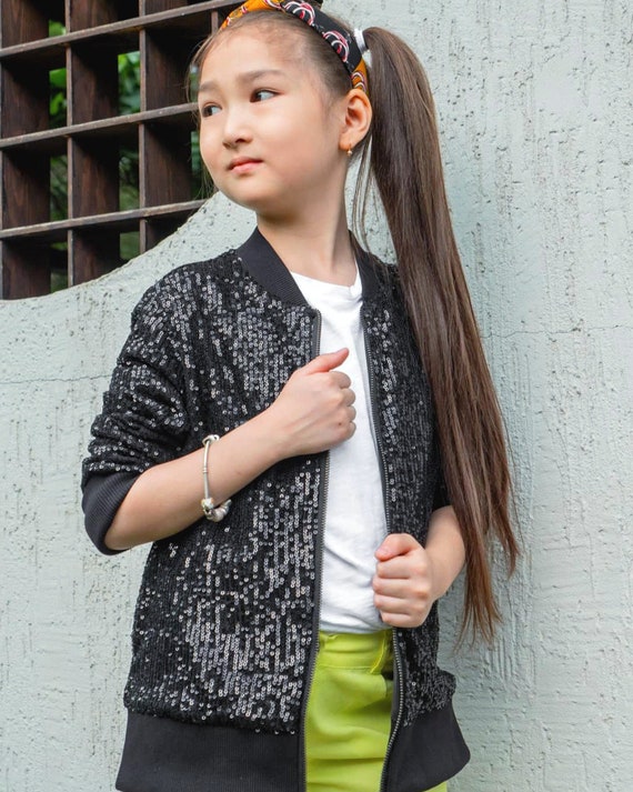 Camiseta de tirantes con motivo con lentejuelas gris o negra niña