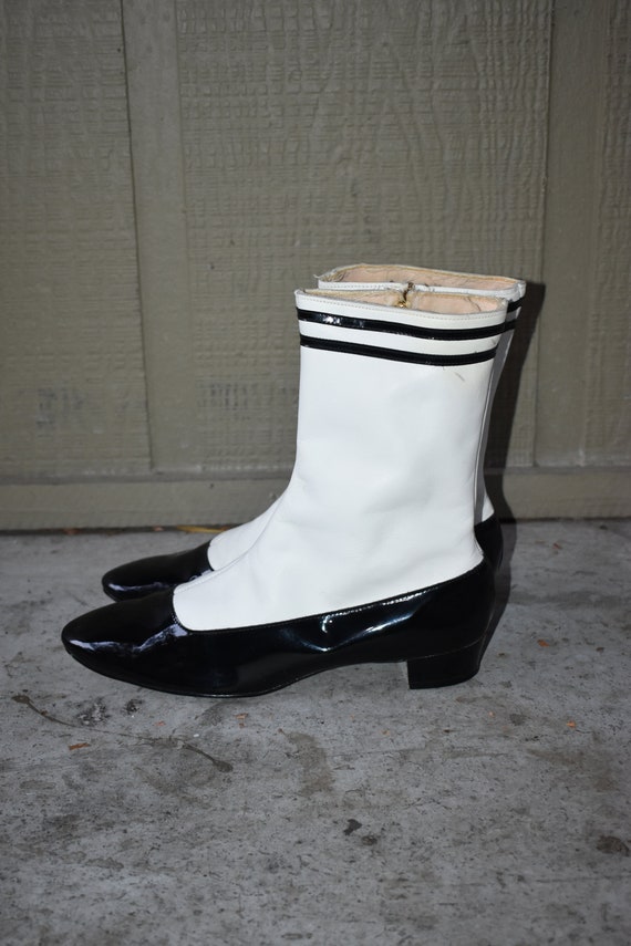 RARE 1960's Mod Monochromatic mid calf Boots