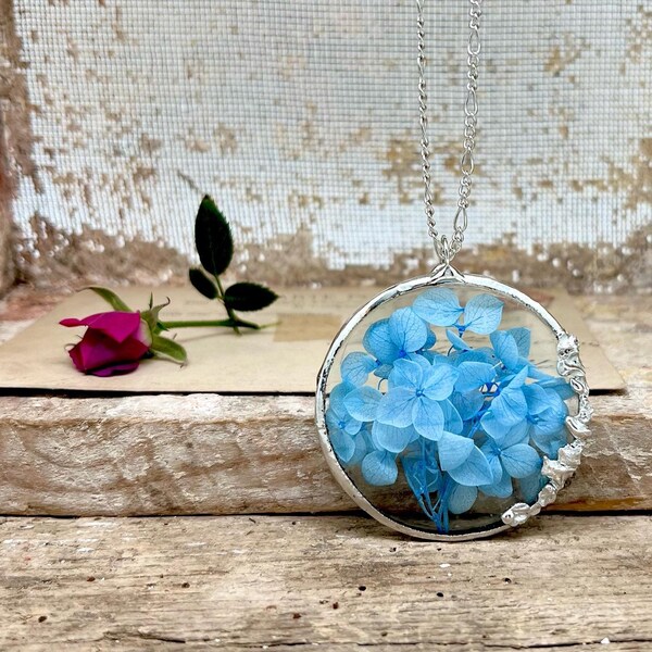 Pearl Centre Hydrangea Necklace