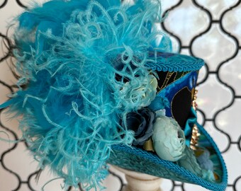 Blue Peacock Feather Fascinator Headband with Black Tulle Black Peacock Feather Hair Clip | Dark Wedding Fascinator  main image 3