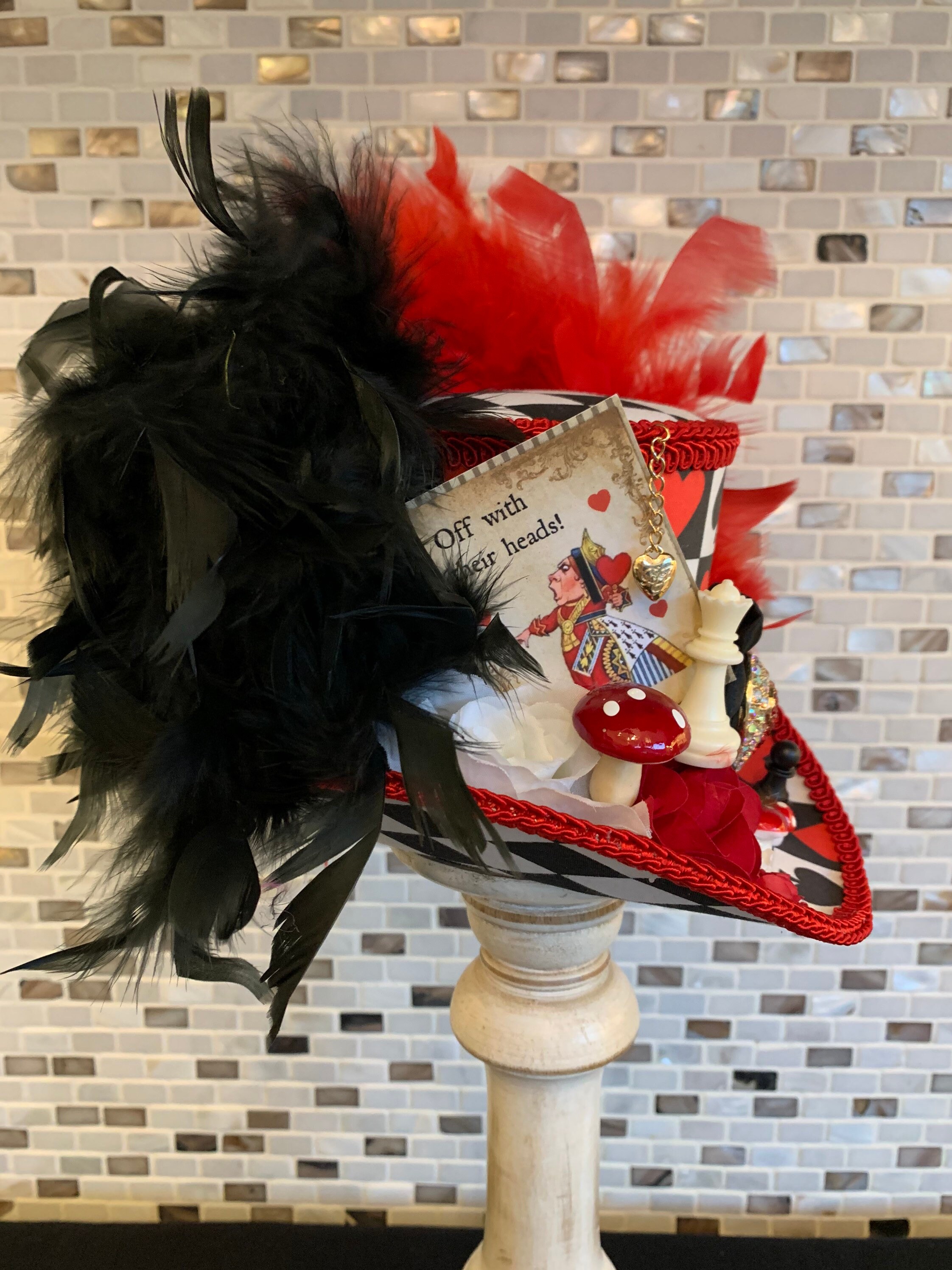 ❤️?? Decorative Queen of Hearts Feather Fascinator Hat with Red/White Accents Alice in Wonderland Mini Top Hat, Black Fabric, Alice  main image 3