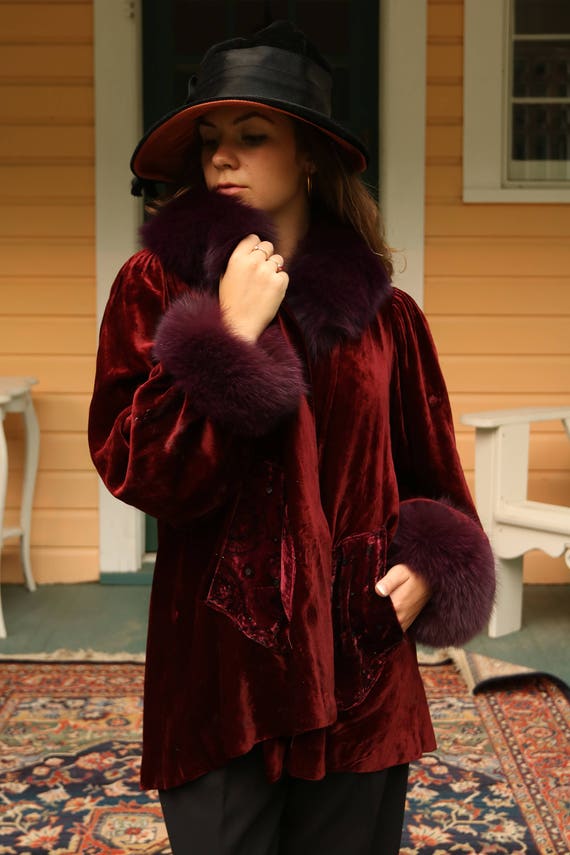 Christmas Sale! 1930s Silk Velvet Opera Jacket