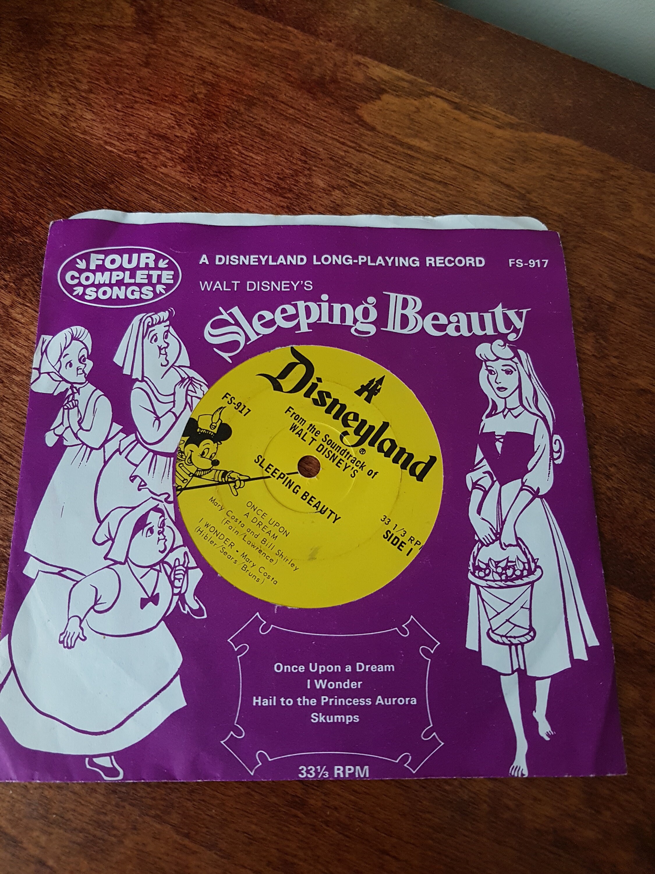 Faces long player. Пластинки с песнями на стекле фейс. Long playing. Long playing. Faces long player.