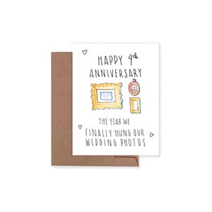Tarjeta de 4.º aniversario de boda, el año en que finalmente colgamos nuestras fotos de boda, tarjeta divertida de 4.º aniversario