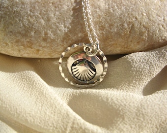 Santiago jewellery scallop shell charm necklace