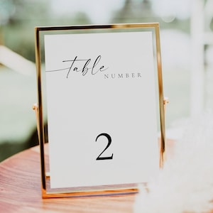 Plantilla imprimible de tarjetas con números para mesas de bodas minimalistas y modernas - BLAIR