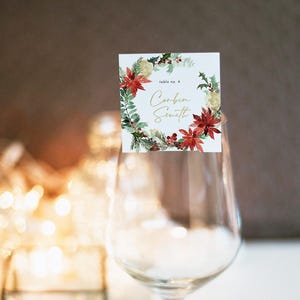 Tarjetas de lugar para Navidad, tarjetas de lugar cuadradas, tarjetas de lugar para días festivos, tarjetas con nombres para mesas de invitados con flores de Pascua, plano de asientos con vasos de chupito de champán - JOY