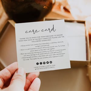 Modèle de carte d'entretien pour petite entreprise minimaliste ADELLA, carte d'entretien pour bijoux, instructions d'entretien modernes, entretien du produit bougie