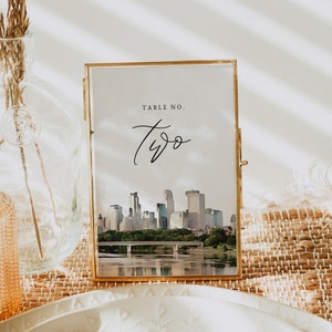 Plantilla de número de mesa de MINEÁPOLIS, tarjetas de números de mesa para bodas con siluetas del horizonte de Minneapolis en acuarela, números de mesa para bodas de destino en Minnesota hechos a mano