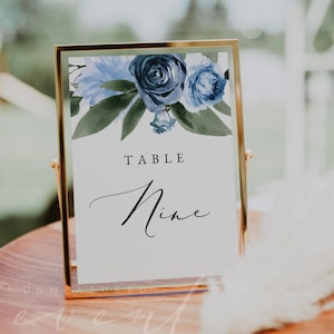 Modelo de número de mesa, números de mesa azul-poeira para impressão, números de mesa azul-ardósia, cartões de número de mesa de casamento, DIY floral azul-marinho MILENA
