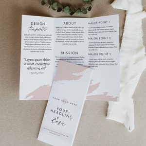 Modello di brochure a tre ante GRETCHEN, Blush Splash Business Trifold, biglietto da visita pieghevole con marchio in oro rosa, infografica stampabile