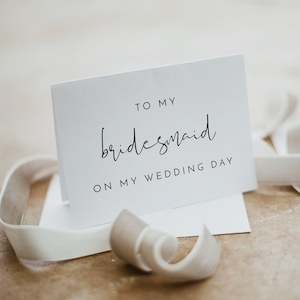 Tarjeta ADELLA para mi dama de honor en el día de mi boda Tarjeta de nota de boda minimalista moderna Fuente boho simple Tarjeta doblada para mi fiesta de bodas DIY