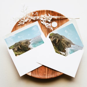 Fodera per busta BIG SUR stampabile, Fodera per busta per matrimonio a destinazione, Fodera per busta per matrimonio Skyline, Fodera per busta da viaggio California fai da te