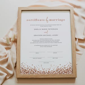 Plantilla de certificado de matrimonio, recuerdo imprimible, letrero de ceremonia de boda en oro rosa, lentejuelas con purpurina color rubor polvoriento REGINA
