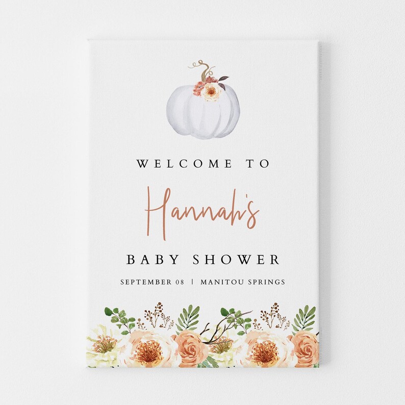 Może przedstawiać: Biała dynia z kwiatowymi akcentami, tablica powitalna na baby shower Hannah, z datą 08 września i lokalizacją Manitou Springs.