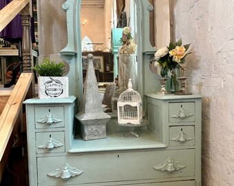 Ameraucana Antique Dresser & Mirror