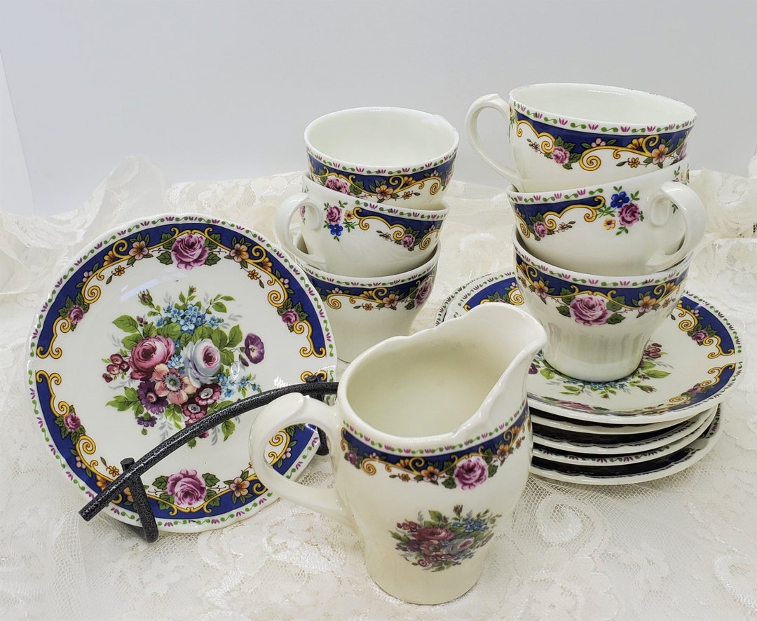 Set of 4 vintage espresso cups and saucers blue pattern by Richard Ginori,  Italy