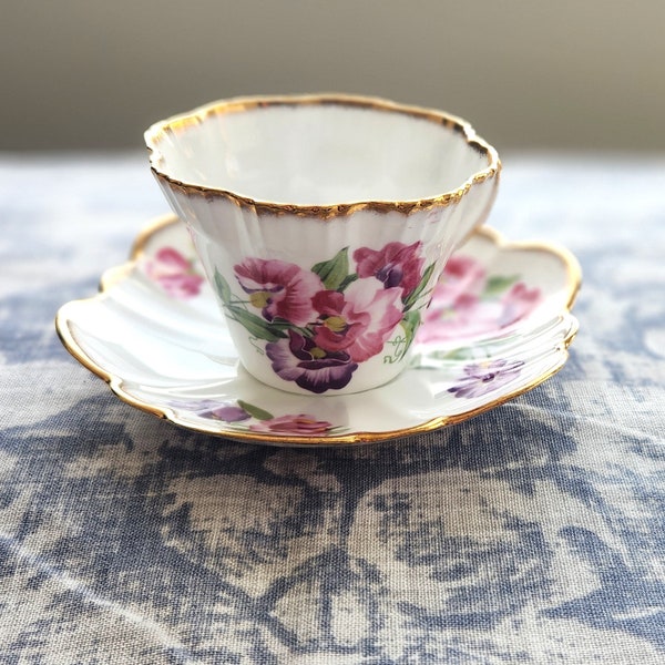 Vintage tea cup Vintage Salisbury cup Flower cup English bone china tea set Vintage cup saucer Fine Bone China gift for mother Birthday gift