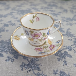Rare Royal Albert cup Anemone flower cup birthday gift for newborn Vintage English cup saucer Pink Yellow cup China teacup Mother gift Xmas