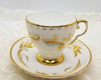 Zestaw Vintage Royal Grafton Tea Cup Saucer White Gold Zestaw Vintage bone china English tea cup and saucer Zestaw Vintage tea cup Chelsea style