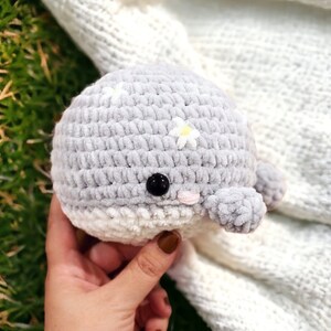Crochet Daisy Whale, crochet whale, handmade whale, handmade daisy whale, daisy whale