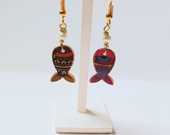Mismatched earrings/fish earrings/sea life earrings/mismatch earrings/mermaid earrings/quirky earrings/cool earrings
