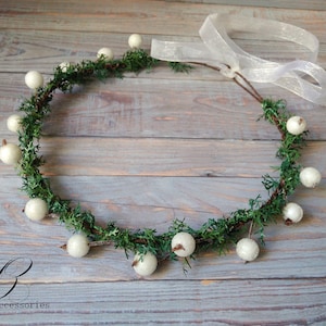 White Green Berry crown Christmas Hair wreath Simple Flower crown Winter Wedding Bridal headpiece Boho headband Halo Baby Newborn Bridesmaid